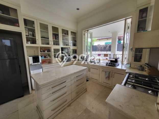 HUNIAN PILIHAN! Rumah kawasan Kemang, 3 KM, Area Strategis, Luas 500m² Bangunan 600m² HUNIAN PILIHAN! Rumah kawasan Kemang, 3 KM, Area Strategis, Luas 500m² Bangunan 600m²