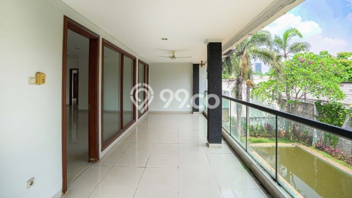 Sewa Rumah Strategis di Pejaten LT 800m2 / LB 500m2 Kondisi Bagus Sewa Rumah Strategis di Pejaten LT 800m2 / LB 500m2 Kondisi Bagus