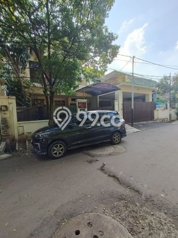 Jual Murah Rumah dengan 4 Kamar Tidur dan 4 Kamar Mandi di Kawasan Kebayoran Baru, Jakarta Selatan Jual Murah Rumah dengan 4 Kamar Tidur dan 4 Kamar Mandi di Kawasan Kebayoran Baru, Jakarta Selatan