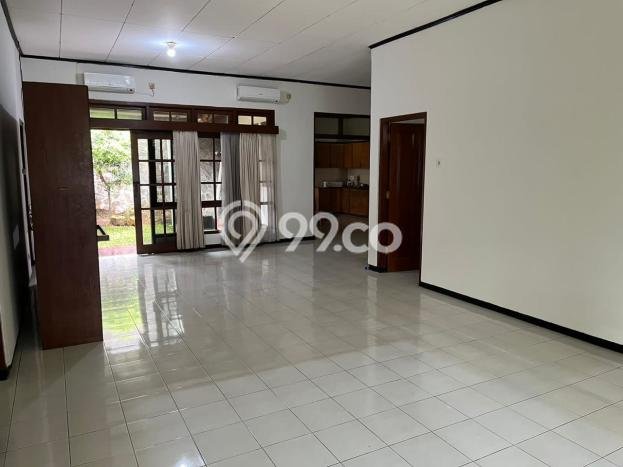 PROPERTI PILIHAN! Rumah Asri area Gandaria, LT 350m² Bangunan 250m² PROPERTI PILIHAN! Rumah Asri area Gandaria, LT 350m² Bangunan 250m²