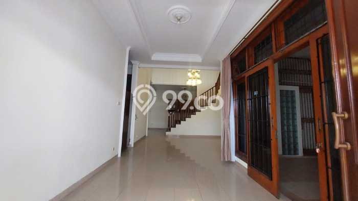 Rumah di Tebet, 5 KT, View Indah, LT 398m² LB 425m² Rumah di Tebet, 5 KT, View Indah, LT 398m² LB 425m²
