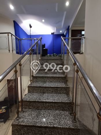 Jual Murah Rumah dengan 4 Kamar Tidur dan 4 Kamar Mandi di Kawasan Kebayoran Baru, Jakarta Selatan Jual Murah Rumah dengan 4 Kamar Tidur dan 4 Kamar Mandi di Kawasan Kebayoran Baru, Jakarta Selatan