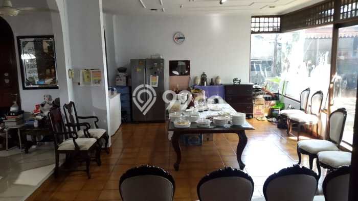 Siap Huni Hunian Elit 4 Kamar di Ciracas Dekat ke Mana Pun Siap Huni Hunian Elit 4 Kamar di Ciracas Dekat ke Mana Pun