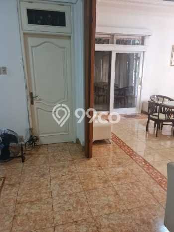 NEW LISTING! Rumah Strategis di Tanjung Barat, LT 300m² LB 400m² NEW LISTING! Rumah Strategis di Tanjung Barat, LT 300m² LB 400m²