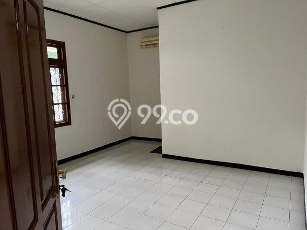 PROPERTI PILIHAN! Rumah Asri area Gandaria, LT 350m² Bangunan 250m² PROPERTI PILIHAN! Rumah Asri area Gandaria, LT 350m² Bangunan 250m²