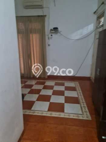 NEW LISTING! Rumah Strategis di Tanjung Barat, LT 300m² LB 400m² NEW LISTING! Rumah Strategis di Tanjung Barat, LT 300m² LB 400m²