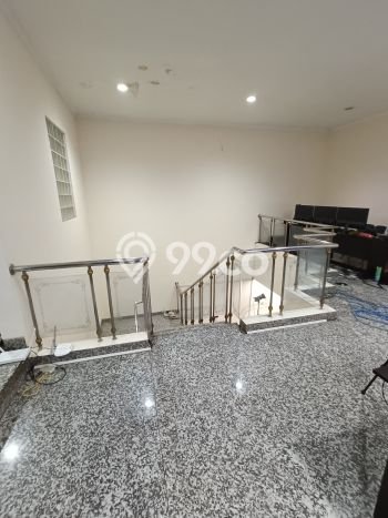 Jual Murah Rumah dengan 4 Kamar Tidur dan 4 Kamar Mandi di Kawasan Kebayoran Baru, Jakarta Selatan Jual Murah Rumah dengan 4 Kamar Tidur dan 4 Kamar Mandi di Kawasan Kebayoran Baru, Jakarta Selatan
