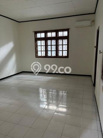 PROPERTI PILIHAN! Rumah Asri area Gandaria, LT 350m² Bangunan 250m² PROPERTI PILIHAN! Rumah Asri area Gandaria, LT 350m² Bangunan 250m²
