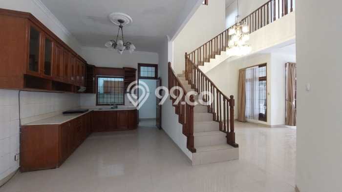 Rumah di Tebet, 5 KT, View Indah, LT 398m² LB 425m² Rumah di Tebet, 5 KT, View Indah, LT 398m² LB 425m²
