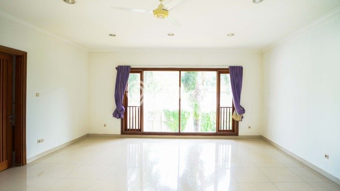 Sewa Rumah Strategis di Pejaten LT 800m2 / LB 500m2 Kondisi Bagus Sewa Rumah Strategis di Pejaten LT 800m2 / LB 500m2 Kondisi Bagus