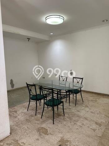 Disewakan! Rumah 4 Kamar Tidur &
5 Kamar Mandi di Pondok Indah, Jakarta Selatan Disewakan! Rumah 4 Kamar Tidur &
5 Kamar Mandi di Pondok Indah, Jakarta Selatan