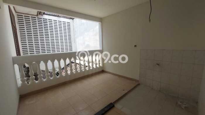 Rumah di Tebet, 5 KT, View Indah, LT 398m² LB 425m² Rumah di Tebet, 5 KT, View Indah, LT 398m² LB 425m²