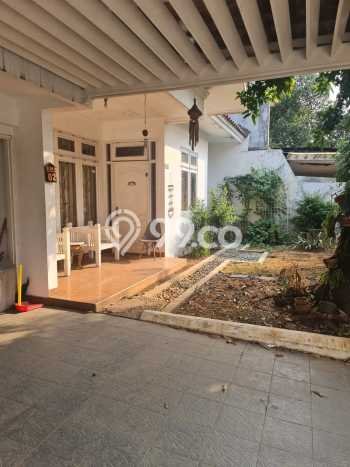 NEW LISTING! Rumah Strategis di Tanjung Barat, LT 300m² LB 400m² NEW LISTING! Rumah Strategis di Tanjung Barat, LT 300m² LB 400m²