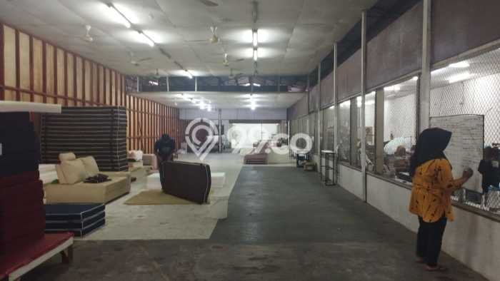 Unit Pabrik Dijual di Karanganyar Solo Luas Tanah 42300m2, Luas Bangunan 18000m2 Unit Pabrik Dijual di Karanganyar Solo Luas Tanah 42300m2, Luas Bangunan 18000m2