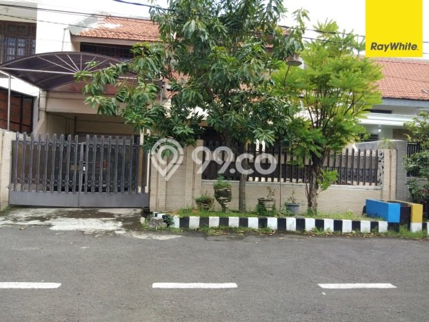 Jual Rumah Favorit Siap Huni LB 265m2 di Rungkut, Surabaya Jual Rumah Favorit Siap Huni LB 265m2 di Rungkut, Surabaya