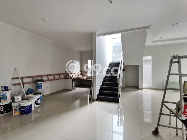 Rumah Terawat 4 KT 3 KM di Kawasan Komersial Mekar Wangi, Bandung Rumah Terawat 4 KT 3 KM di Kawasan Komersial Mekar Wangi, Bandung