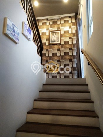 Ready to Use! Premium House LT 240m2 Desain Elegan di BSB City Ready to Use! Premium House LT 240m2 Desain Elegan di BSB City