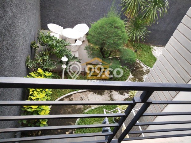 Ready to Use! Premium House LT 240m2 Desain Elegan di BSB City Ready to Use! Premium House LT 240m2 Desain Elegan di BSB City