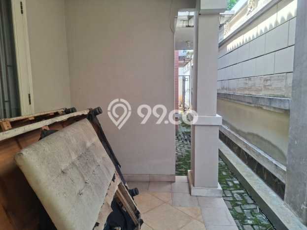Rumah Elit Modern Tanpa Renovasi di Candi Golf Semarang Rumah Elit Modern Tanpa Renovasi di Candi Golf Semarang