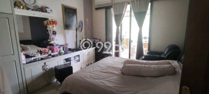 Rumah Luxury Modern Tanpa Renovasi di Citraland Surabaya Rumah Luxury Modern Tanpa Renovasi di Citraland Surabaya