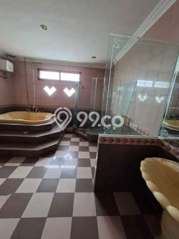 Dijual Cepat Rumah Bagus Siap Huni LB 400m2 di Gubeng, Surabaya Dijual Cepat Rumah Bagus Siap Huni LB 400m2 di Gubeng, Surabaya
