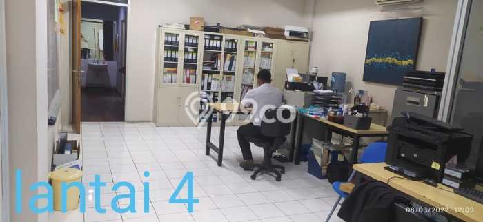 Unit Ruko Dijual di Jakarta Pusat LT 75m2 & LB 300m2 Unit Ruko Dijual di Jakarta Pusat LT 75m2 & LB 300m2