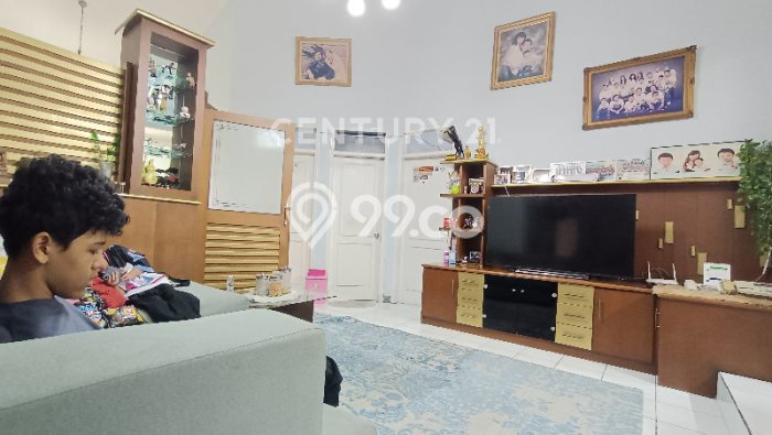 Rumah Modern 5 Kamar LT 231m2 di Kopo Rumah Modern 5 Kamar LT 231m2 di Kopo