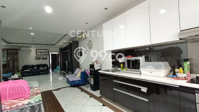 Disewakan Ruko di Kawasan Ramai Sudirman Luas 600m2 Disewakan Ruko di Kawasan Ramai Sudirman Luas 600m2