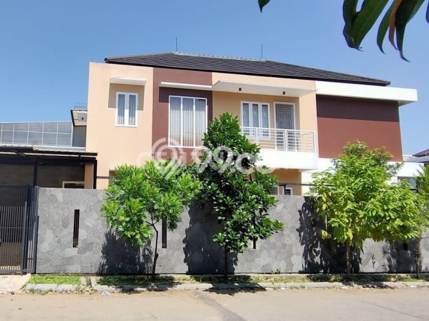 Rumah Mewah LB 350m2 Siap Huni Desain Elegan di Cigondewah, Bandung Rumah Mewah LB 350m2 Siap Huni Desain Elegan di Cigondewah, Bandung