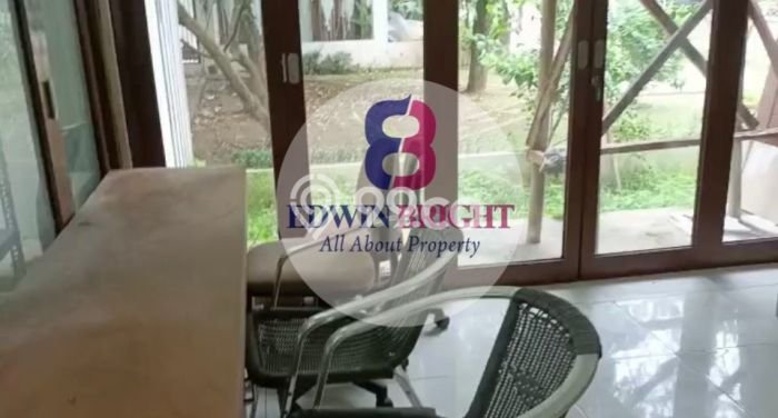 Hunian Mewah LB 177m2 Siap Huni Desain Elegan di Sektor 9-Bintaro, Tangerang Selatan Hunian Mewah LB 177m2 Siap Huni Desain Elegan di Sektor 9-Bintaro, Tangerang Selatan