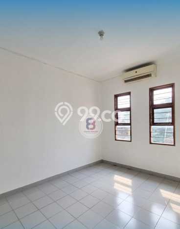 LOKASI STRATEGIS! Komersial Kawasan Bintaro, Luas 208m2m², Pengunjung Terjamin LOKASI STRATEGIS! Komersial Kawasan Bintaro, Luas 208m2m², Pengunjung Terjamin