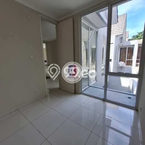 Ready to Use! Luxury House LT 135m2 Desain Elegan di Bintaro Ready to Use! Luxury House LT 135m2 Desain Elegan di Bintaro