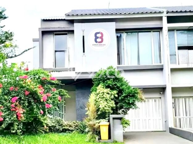 Hunian Mewah LB 187m2 Siap Huni Desain Elegan di Bintaro, Tangerang Selatan Hunian Mewah LB 187m2 Siap Huni Desain Elegan di Bintaro, Tangerang Selatan