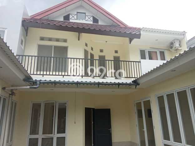 Rumah Mewah LB 250m2 Siap Huni Desain Elegan di BSD Giri Loka, Tangerang Rumah Mewah LB 250m2 Siap Huni Desain Elegan di BSD Giri Loka, Tangerang