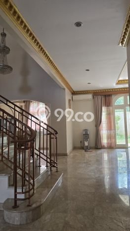 Ready to Use! Premium House LT 550m2 Desain Elegan di BSD Bukit Golf Ready to Use! Premium House LT 550m2 Desain Elegan di BSD Bukit Golf