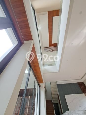 Rumah Luxury Best Location di Tangerang, Banten Rumah Luxury Best Location di Tangerang, Banten