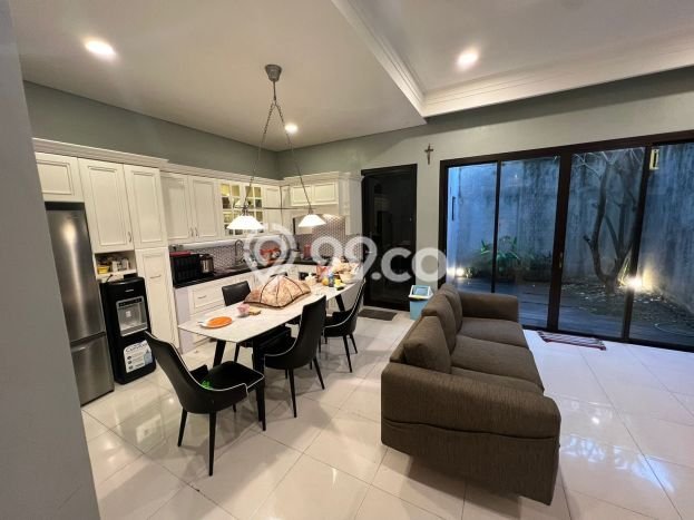 Jual Cepat Hunian Elegan Cozy di Tangerang Selatan Jual Cepat Hunian Elegan Cozy di Tangerang Selatan