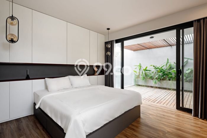 Rumah Luxury di Tangerang Strategis Kondisi Baik Rumah Luxury di Tangerang Strategis Kondisi Baik