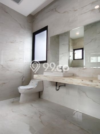 Dijual Rumah Mewah Elegan Dengan View Cantik di BSD Delatinos, Tangerang Dijual Rumah Mewah Elegan Dengan View Cantik di BSD Delatinos, Tangerang