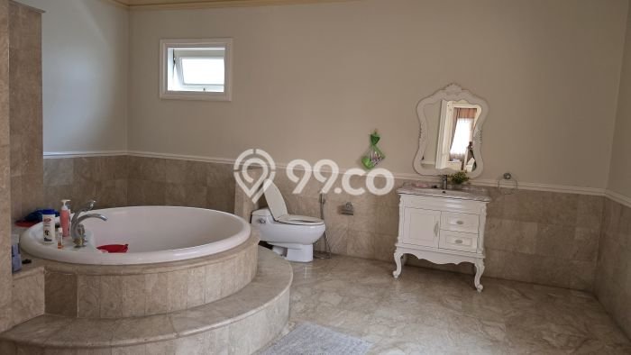 Rumah Mewah LB 500m2 Siap Huni Desain Elegan di BSD Bukit Golf, Tangerang Rumah Mewah LB 500m2 Siap Huni Desain Elegan di BSD Bukit Golf, Tangerang