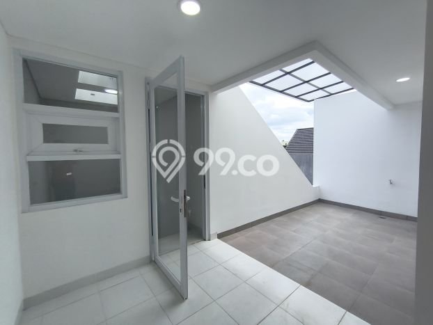 Jual Rumah Mewah Megah Dengan View Eksklusif di Sunrise Garden, Jakarta Barat Jual Rumah Mewah Megah Dengan View Eksklusif di Sunrise Garden, Jakarta Barat