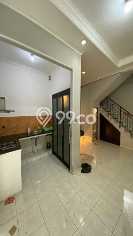 Sewa Rumah Murah di Tomang Jakarta Barat Punya 3 Kamar Tidur Sewa Rumah Murah di Tomang Jakarta Barat Punya 3 Kamar Tidur