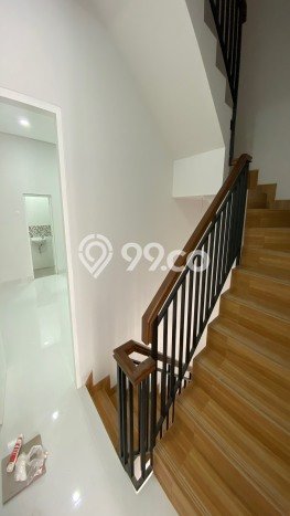 Dijual Hunian Rumah Terawat 4 Kamar di Tomang, Jakarta Barat Dijual Hunian Rumah Terawat 4 Kamar di Tomang, Jakarta Barat
