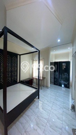 Disewakan! Rumah 4 Kamar Tidur &
4 Kamar Mandi di Green Ville, Jakarta Barat Disewakan! Rumah 4 Kamar Tidur &
4 Kamar Mandi di Green Ville, Jakarta Barat