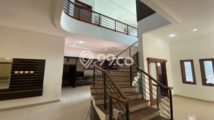 Rumah Sewa Jakarta Pusat LT 167m2 LB 264m2 Kawasan Roxy Rumah Sewa Jakarta Pusat LT 167m2 LB 264m2 Kawasan Roxy