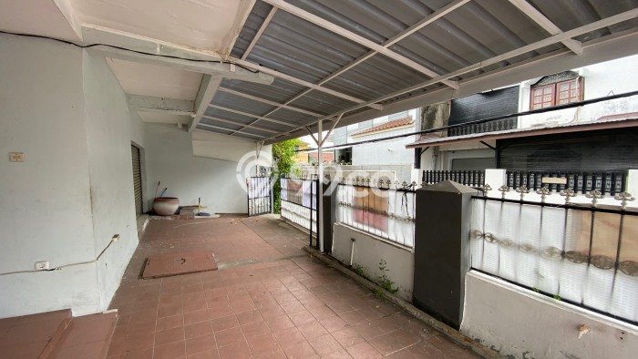 Rumah Disewakan Jakarta Barat LT 150m2 LB 240m2 Area Tomang Rumah Disewakan Jakarta Barat LT 150m2 LB 240m2 Area Tomang