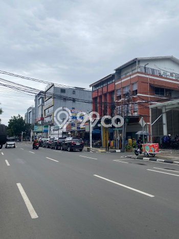 Ruko Disewa di Jakarta Pusat dengan LB 564m2 Area Komersial Ramai Ruko Disewa di Jakarta Pusat dengan LB 564m2 Area Komersial Ramai
