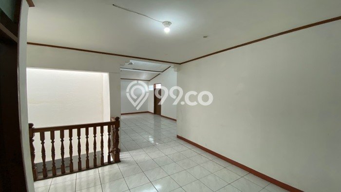 Rumah Disewakan Jakarta Barat LT 150m2 LB 240m2 Area Tomang Rumah Disewakan Jakarta Barat LT 150m2 LB 240m2 Area Tomang