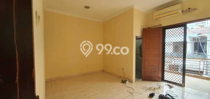 Disewakan! Rumah 4 Kamar Tidur &
3 Kamar Mandi di Tomang, Jakarta Barat Disewakan! Rumah 4 Kamar Tidur &
3 Kamar Mandi di Tomang, Jakarta Barat