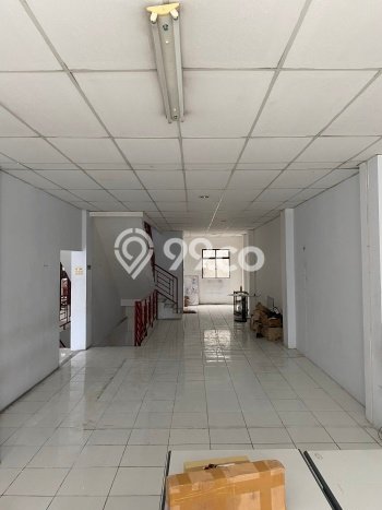 Ruko Disewa di Jakarta Pusat dengan LB 564m2 Area Komersial Ramai Ruko Disewa di Jakarta Pusat dengan LB 564m2 Area Komersial Ramai